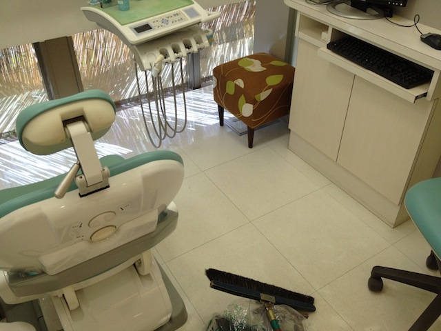 歯科医院床面洗浄ワックス